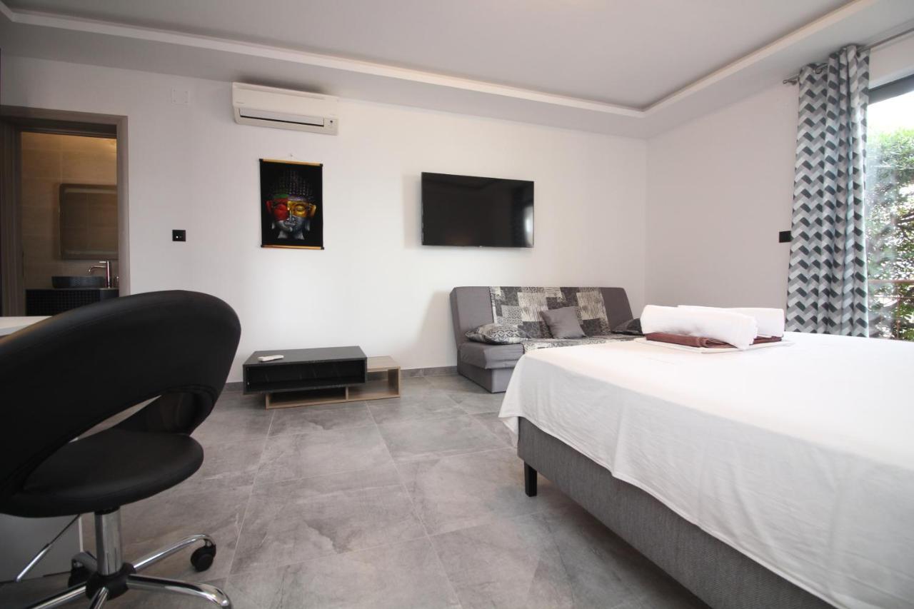 Apartments Toni Примоштен Экстерьер фото